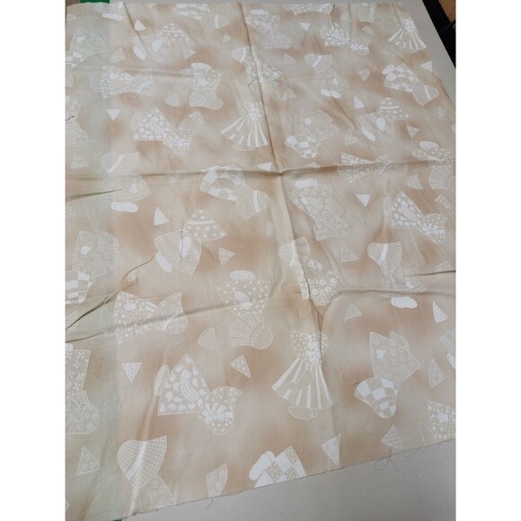 19 Inches X 23 Inches Cotton Fabric Gold Sunbonnet Sue - Picture 1 of 1